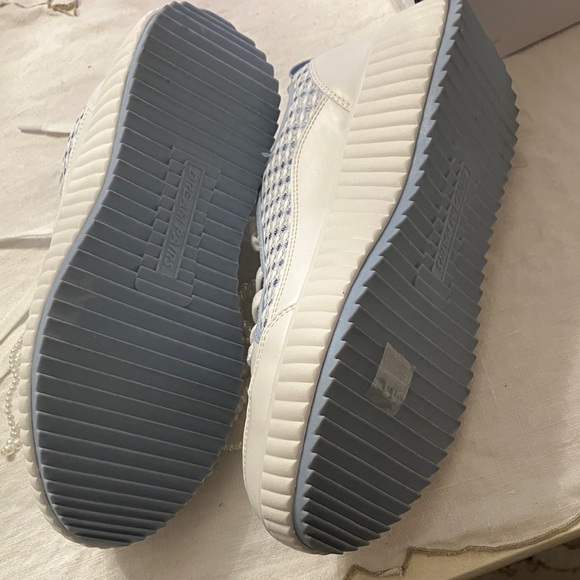 Dream Pairs Blue and White Women's Sneakers - Picture 3 of 9
